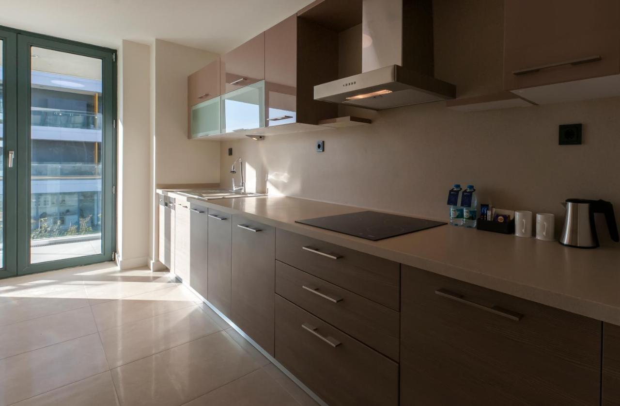 The Superior Living Batisehir Apartamento Istambul Exterior foto